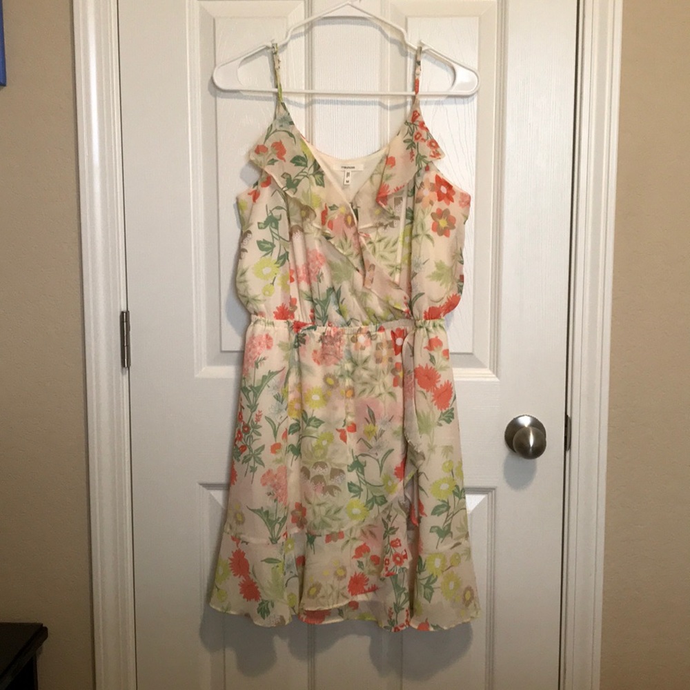 Summer dress with adjustable straps